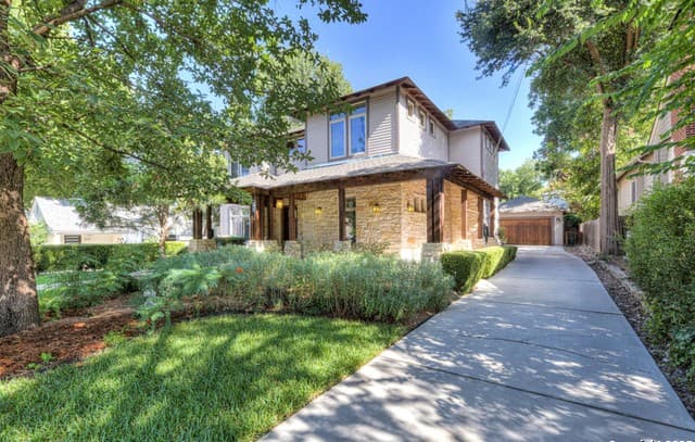 5-bedroom rental at 211 Inslee Ave in Alamo Heights, TX — photo 2