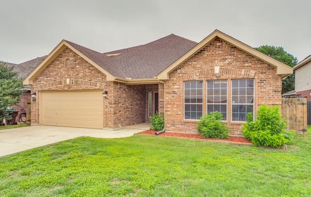 4-bedroom rental at 24310 Woodrose Park in San Antonio, TX — photo 1