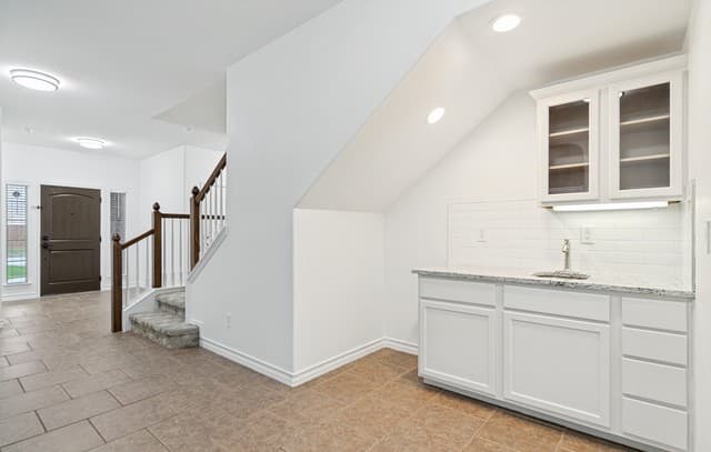 4-bedroom rental at 24310 Woodrose Park in San Antonio, TX — photo 3