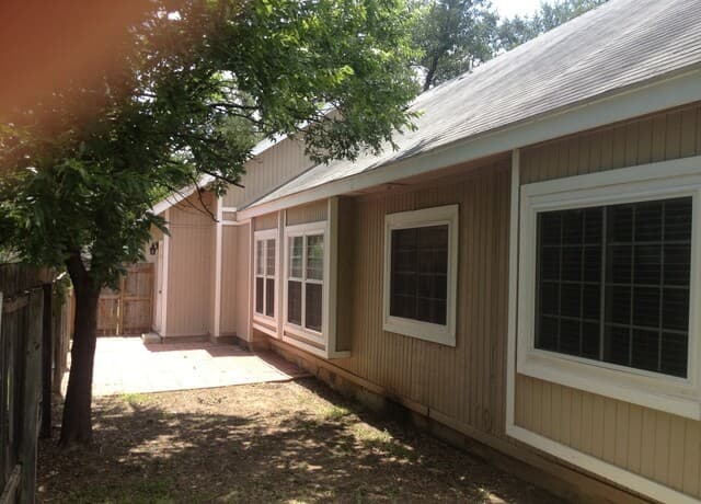 3-bedroom rental at 15003 Morning Path in San Antonio, TX — photo 3