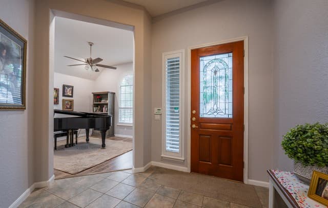 3-bedroom rental at 3710 River Fls in San Antonio, TX — photo 3