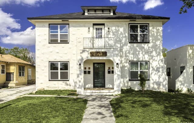rental at 2011 Cincinnati Ave in San Antonio, TX — photo 1