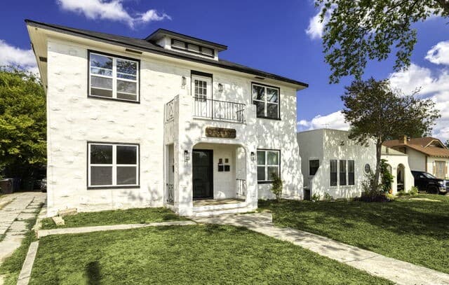 rental at 2011 Cincinnati Ave in San Antonio, TX — photo 2