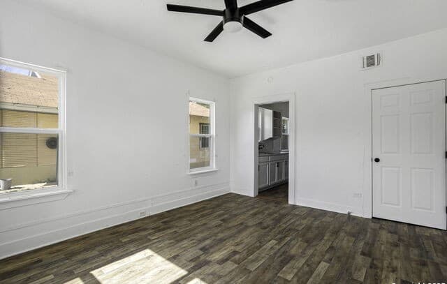 rental at 2011 Cincinnati Ave in San Antonio, TX — photo 3