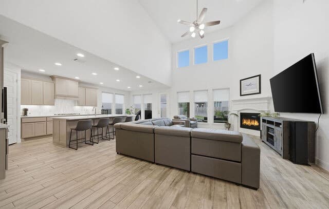 4-bedroom rental at 10123 Dapple Colt in San Antonio, TX — photo 1