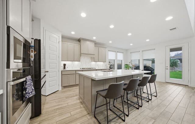 4-bedroom rental at 10123 Dapple Colt in San Antonio, TX — photo 4