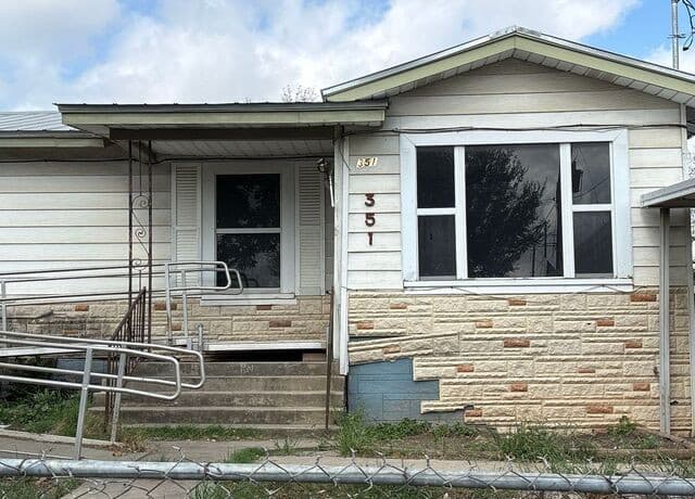3-bedroom rental at 351 Allsup in San Antonio, TX — photo 1