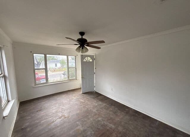 3-bedroom rental at 351 Allsup in San Antonio, TX — photo 4
