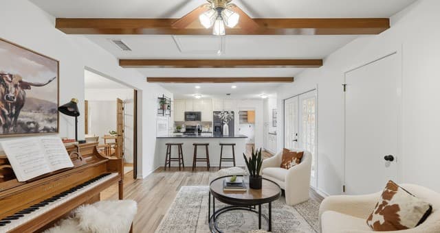 4-bedroom rental at 10703 Bar X Trl in Helotes, TX — photo 1