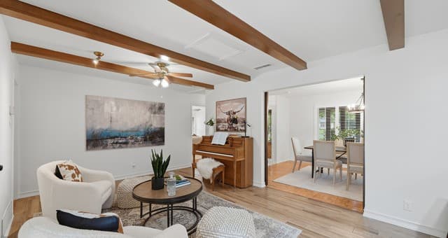 4-bedroom rental at 10703 Bar X Trl in Helotes, TX — photo 5