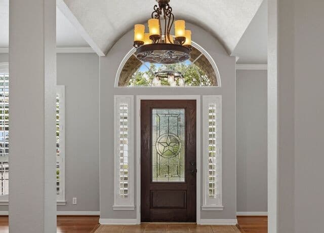 4-bedroom rental at 9406 Potters Point in Helotes, TX — photo 4