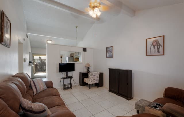 2-bedroom rental at 6602 Spring Lark St in San Antonio, TX — photo 4