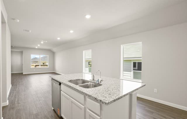 3-bedroom rental at 8535 Catnip Pass in Elmendorf, TX — photo 5