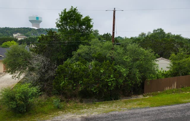 rental at 25815 Green River Dr in San Antonio, TX — photo 4