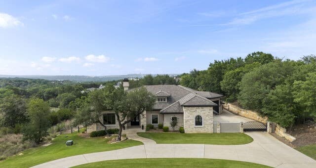 5-bedroom rental at 108 Peach Spgs in Boerne, TX — photo 1