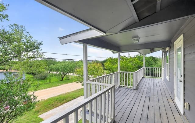 3-bedroom rental at 414 Medina Dr in Bandera, TX — photo 1