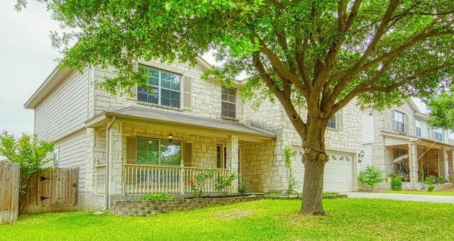 3-bedroom rental at 10310 Briar Rose in San Antonio, TX — photo 1