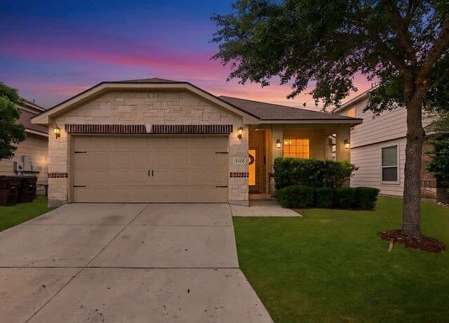 3-bedroom rental at 11935 Cheney Glen in San Antonio, TX — photo 1