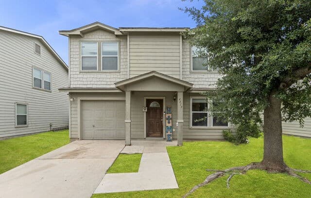 3-bedroom rental at 4419 Southton Way in San Antonio, TX — photo 2