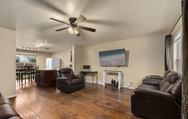 3-bedroom rental at 4419 Southton Way in San Antonio, TX — photo 5