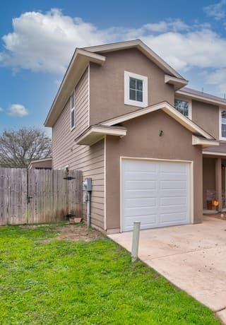 3-bedroom rental at 4824 Appleseed Ct in San Antonio, TX — photo 2