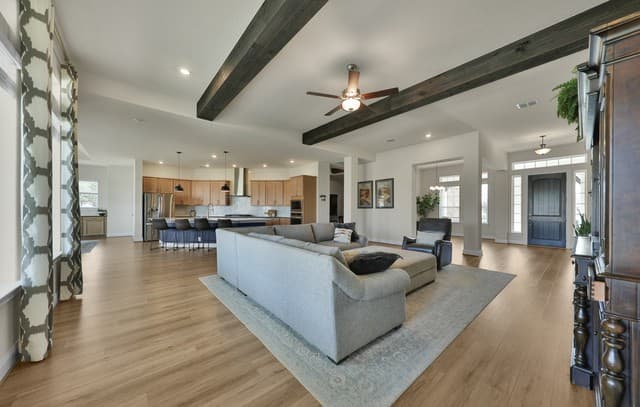 4-bedroom rental at 195 Piper in Castroville, TX — photo 5