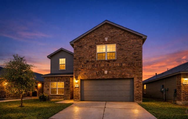 5-bedroom rental at 14926 Harbor Lndg in Von Ormy, TX — photo 1