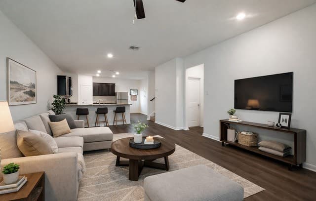5-bedroom rental at 14926 Harbor Lndg in Von Ormy, TX — photo 3