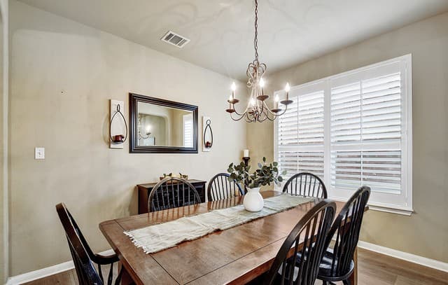 4-bedroom rental at 2235 Mountain Mist in San Antonio, TX — photo 4