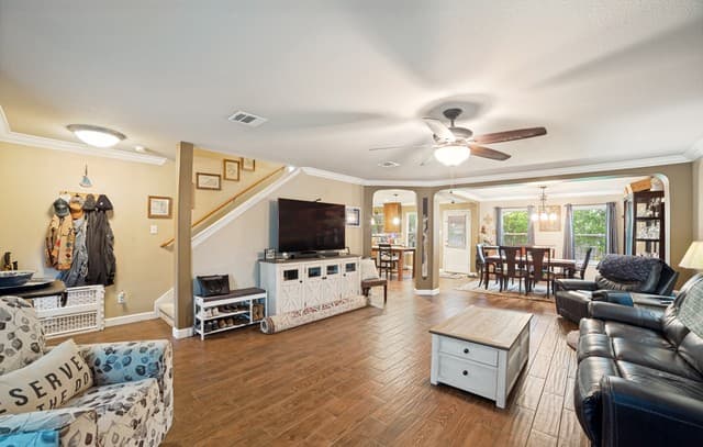 4-bedroom rental at 1027 Magnolia Fld in San Antonio, TX — photo 4
