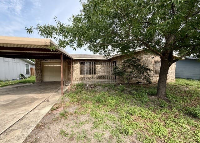 3-bedroom rental at 7802 Northway Dr in San Antonio, TX — photo 1