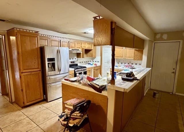 3-bedroom rental at 7802 Northway Dr in San Antonio, TX — photo 5