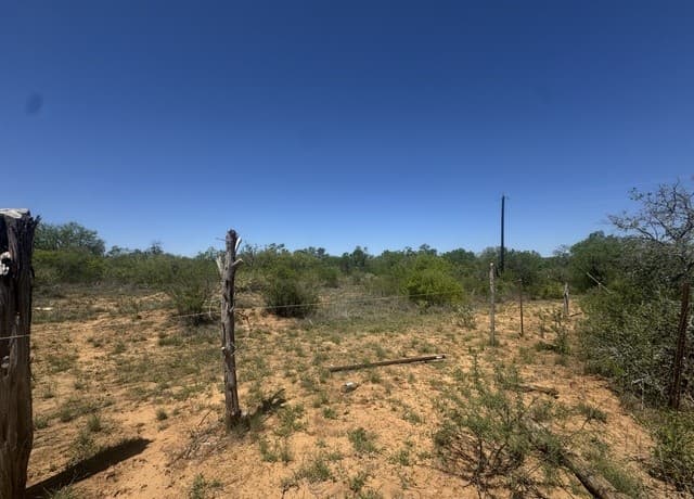 rental at 00 Kyote in Bigfoot, TX — photo 2