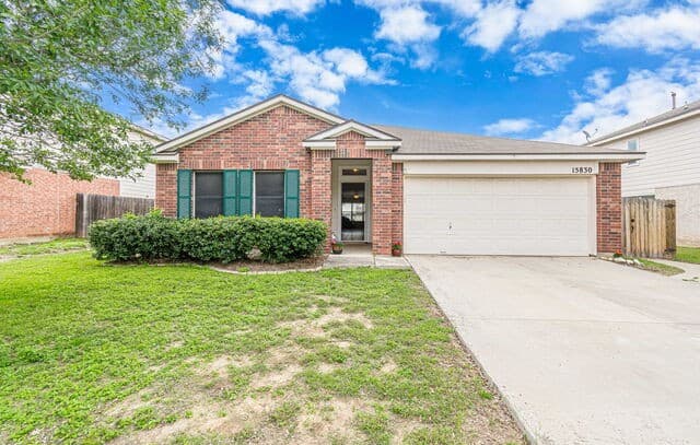 3-bedroom rental at 15830 Borwick in Selma, TX — photo 2
