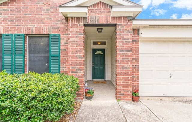3-bedroom rental at 15830 Borwick in Selma, TX — photo 3