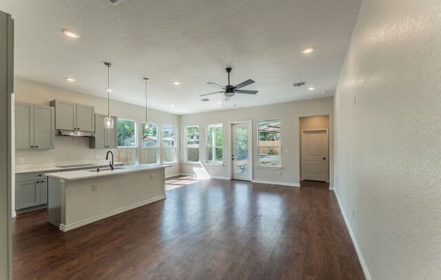 3-bedroom rental at 717 Fair in San Antonio, TX — photo 1
