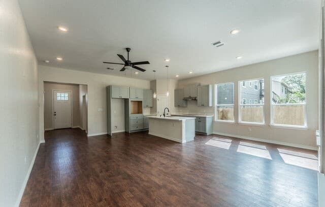 3-bedroom rental at 717 Fair in San Antonio, TX — photo 5
