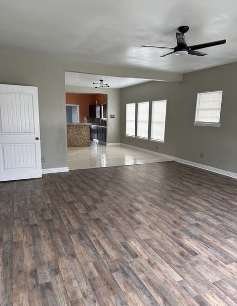 4-bedroom rental at 1314 W Woodlawn Ave in San Antonio, TX — photo 5