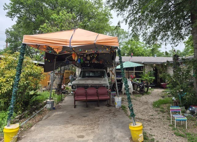 3-bedroom rental at 807 Weizmann St in San Antonio, TX — photo 3