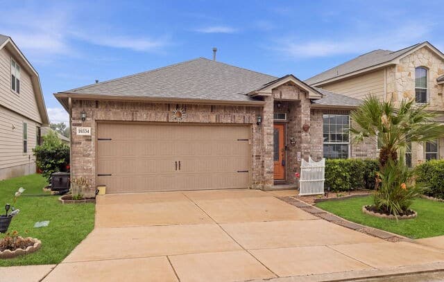 3-bedroom rental at 10334 Quayle Mist in San Antonio, TX — photo 2