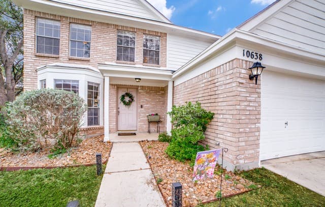 3-bedroom rental at 10638 Sandy Trail Dr in San Antonio, TX — photo 4