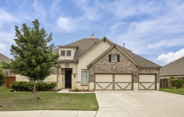 4-bedroom rental at 6914 Hallie Hill in Schertz, TX — photo 1