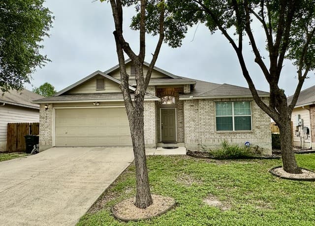 4-bedroom rental at 3304 Whisper Blf in Schertz, TX — photo 4