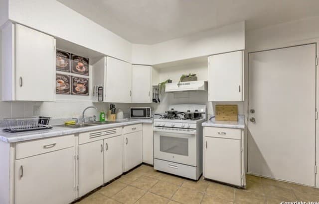 4-bedroom rental at 314 Woley Dr in San Antonio, TX — photo 4