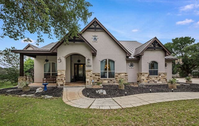 4-bedroom rental at 1955 Oakland Bnd in San Antonio, TX — photo 1