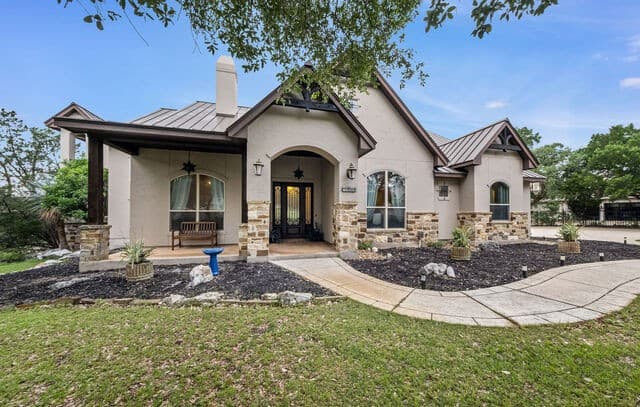 4-bedroom rental at 1955 Oakland Bnd in San Antonio, TX — photo 2