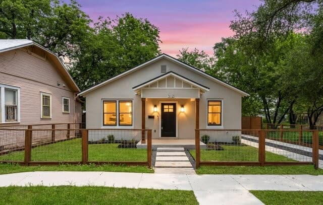 4-bedroom rental at 312 Riddle St in San Antonio, TX — photo 1
