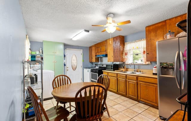 3-bedroom rental at 114 Birchwood Dr in San Antonio, TX — photo 4