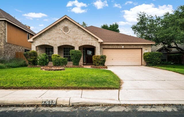 4-bedroom rental at 7419 Rocky Cedar in San Antonio, TX — photo 2