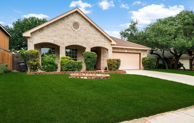 4-bedroom rental at 7419 Rocky Cedar in San Antonio, TX — photo 5
